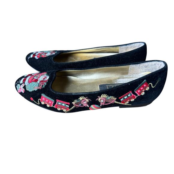 Vintage Pritzi Black Velvet Women's Embroidered Christmas Flats Santa Train sz 7 - Picture 3 of 11